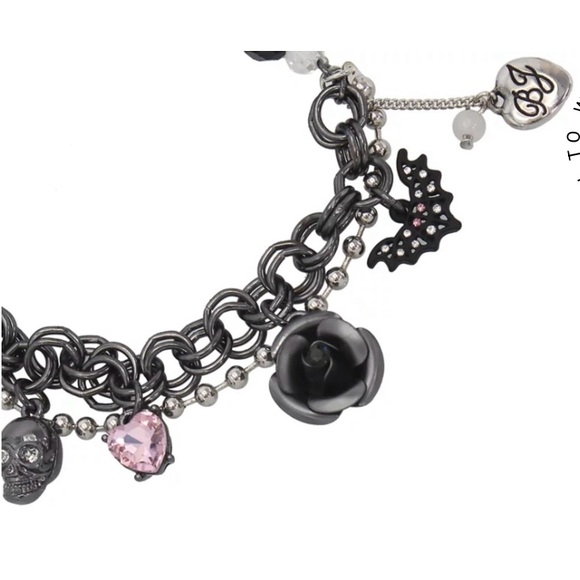 Betsey Johnson Skull Charm Stretch Bracelet New Halloween - Picture 2 of 2